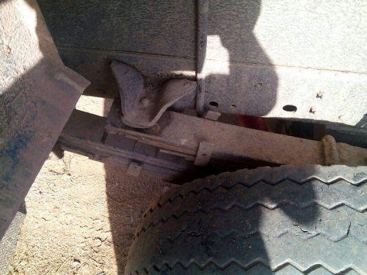 รถอีซูซุ 6 ล้อดั้ม 120 แรงม้า. ปี 43  ( ฝาดำ )  สนใจติดต่อ  081 - 6079515