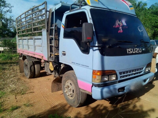 รถอีซูซุ 6 ล้อดั้ม 120 แรงม้า. ปี 43  ( ฝาดำ )  สนใจติดต่อ  081 - 6079515