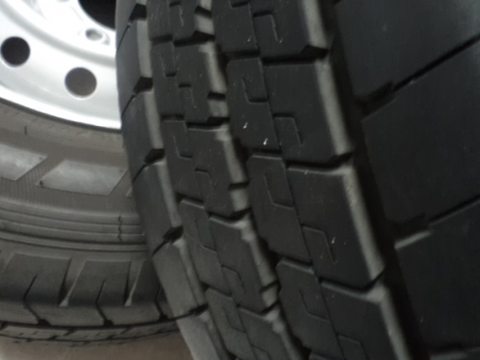 ล้อเดิมพร้อมยาง ยี่ห้อ Dunlop ล้อเดิมพร้อมยาง ยี่ห้อ Dunlop