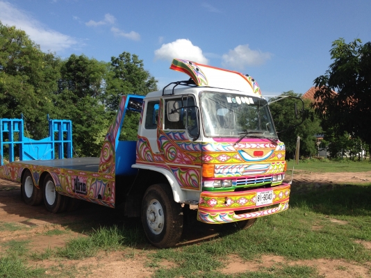 คัซซีhino kt725เทเลอร์รถเกี่ยวข้าวครับ