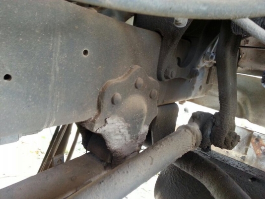 รถฮีโน่ 10 ล้อดั้ม FM3H เปลื่ยงเครื่อง 320 แรงม้า. ปี 38  สนใจติดต่อ  081 - 6079515