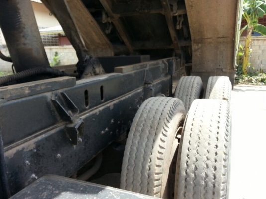 รถฮีโน่ 10 ล้อดั้ม FM3H เปลื่ยงเครื่อง 320 แรงม้า. ปี 38  สนใจติดต่อ  081 - 6079515