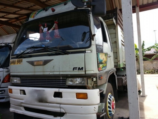 รถฮีโน่ 10 ล้อดั้ม FM3H เปลื่ยงเครื่อง 320 แรงม้า. ปี 38  สนใจติดต่อ  081 - 6079515