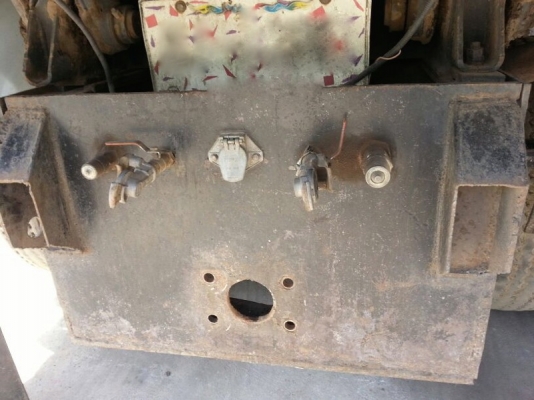 รถฮีโน่ 10 ล้อดั้ม FM3H เปลื่ยงเครื่อง 320 แรงม้า. ปี 38  สนใจติดต่อ  081 - 6079515