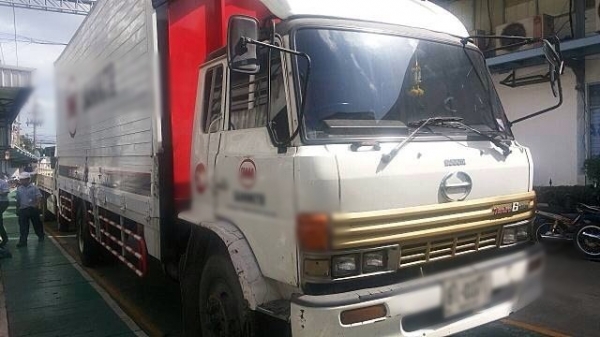 ขายรถบรรทุกหกล้อตู้แห้ง HINO FM176 เครื่อง EH700-168 แรง ตู้แห้งยาว 7.50 เมตร ทะเบียนพร้อม