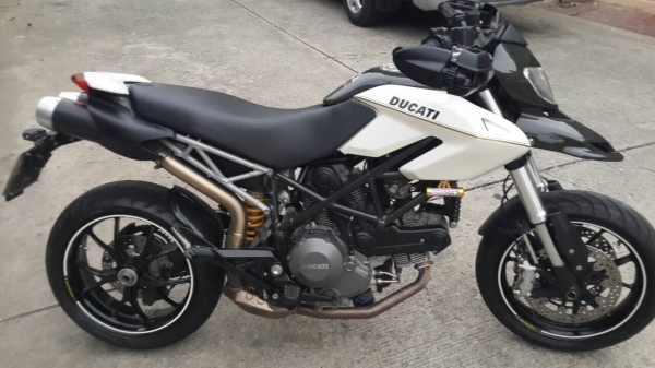 ขายducati hypermotard 2010