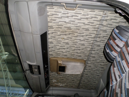 ขาย 6 ล้อ ฮีโน่ สิงห็ไฮเทค 210แรง ยาว7 ม.ปี2550 สภาพเดิม สนใจชมรถก่อนได้ครับ ติดต่อ 081-9425443