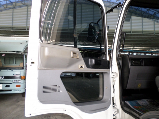 ขาย 6 ล้อ ฮีโน่ สิงห็ไฮเทค 210แรง ยาว7 ม.ปี2550 สภาพเดิม สนใจชมรถก่อนได้ครับ ติดต่อ 081-9425443