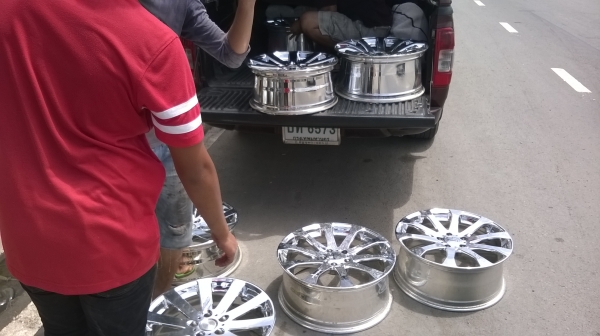 ขาย แล้วครับขอบ20 22 ส่งให้ด้วยครับ