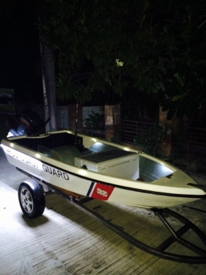 ขายเรีือเร็ว12ฟุตพี้อมอุปกรณ์ใหม่มาก