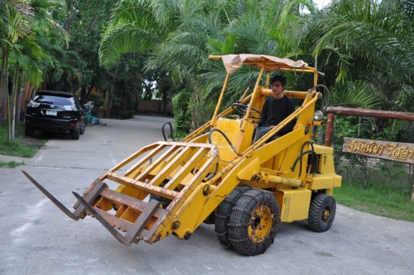 ขายรถตัก KOMATSU SD10 สวยเดิมจากญี่ปุ่น งากระดก ยังไม่เคยใช้ในไทย 139,000เท่านั้น