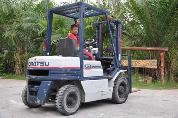 ขายFORKLIFT KOMATSU 2ตัน เสาทรูฟรี่ สภาพสวยเดิมจากญี่ปุ่นยังไม่เคยใช้ใน ราคาเร้าใจ!!