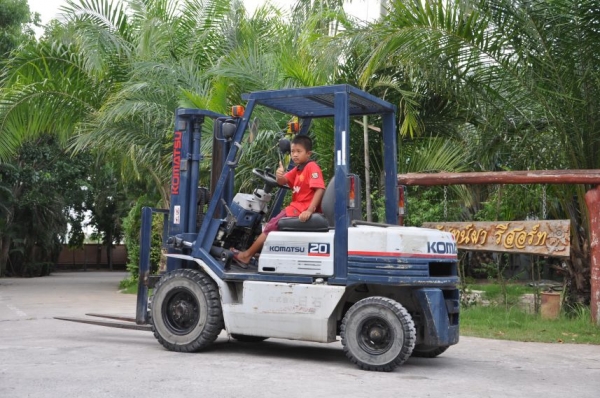 ขายFORKLIFT KOMATSU 2ตัน เสาทรูฟรี่ สภาพสวยเดิมจากญี่ปุ่นยังไม่เคยใช้ใน ราคาเร้าใจ!!