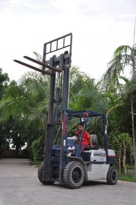 ขายFORKLIFT KOMATSU 2ตัน เสาทรูฟรี่ สภาพสวยเดิมจากญี่ปุ่นยังไม่เคยใช้ใน ราคาเร้าใจ!!