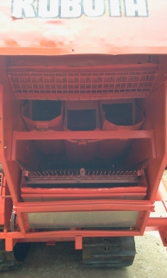 ขาย รถเกี่ยวนอก KUBOTA  AX 60  ด่วนๆ ถูกๆ