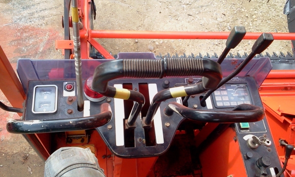 ขาย รถเกี่ยวนอก KUBOTA  AX 60  ด่วนๆ ถูกๆ