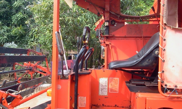 ขาย รถเกี่ยวนอก KUBOTA  AX 60  ด่วนๆ ถูกๆ