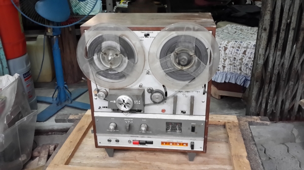 ขายเครื่องเล่นเทปยี่ห้อ AKAI