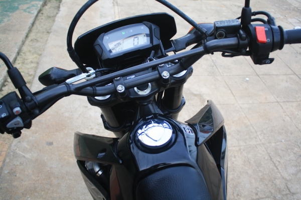 __CRF 250M ปี2013 วิ่ง 4,200 km.ใหม่ๆ $ 110,000__