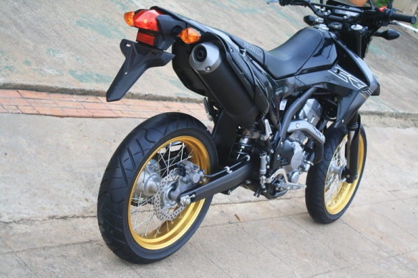 __CRF 250M ปี2013 วิ่ง 4,200 km.ใหม่ๆ $ 110,000__