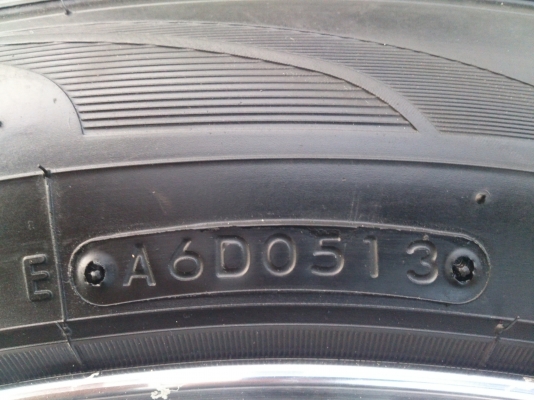 ขายแม็ก6รู139.7 ขอบ20 พร้อมยางNITTO MADE IN JAPAN 265/50R20 ยางสัปดาห์ที่05 ปี13 ดอกยางนิ่มลึกเท่ากันไม่แตกลายไม่กินข้างสวยมาก สภาพ95\% (ใช้งานน้อยมาก) จำนวน 1 ชุด พร้อมน๊อต 24 ตัว