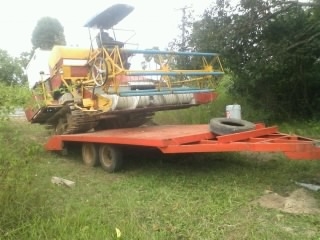 ขายเทเลอร์รถเกี่ยวข้าว รุ่นใหญ่ รับได้ 10 ตันกว่า