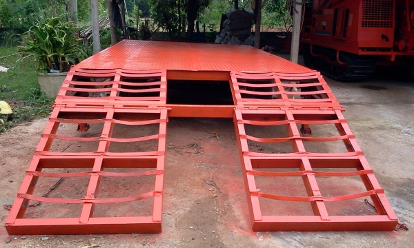 ขายเทเลอร์รถเกี่ยวข้าว รุ่นใหญ่ รับได้ 10 ตันกว่า