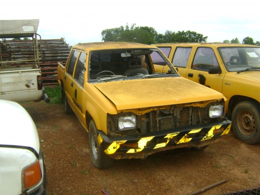 มิตชู  4 ประตู  รถประมูล  65,000  บาท