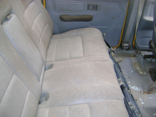 มิตชู  4 ประตู  รถประมูล  65,000  บาท