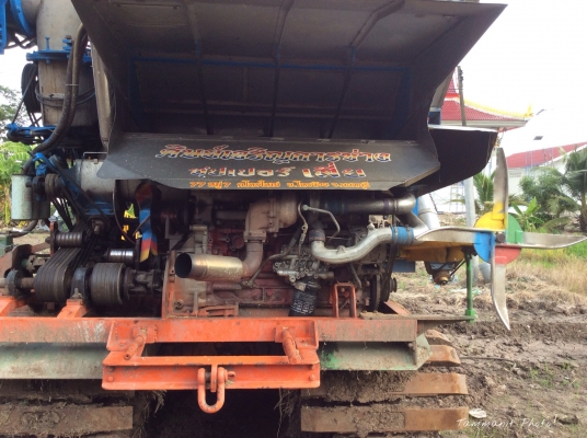 ขายรถเกี่ยวศิษย์เจริญการช่าง