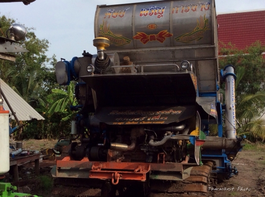 ขายรถเกี่ยวศิษย์เจริญการช่าง