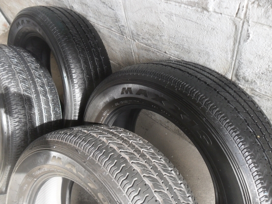 ยาง MAXXIS 235/60R17 ปี11 สวยๆ 4 เส้น ราคา 2000 บาท