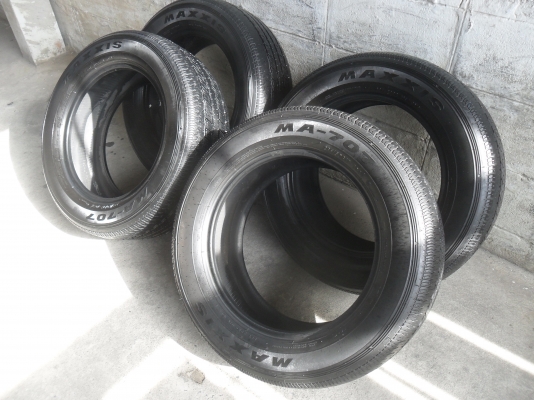 ยาง MAXXIS 235/60R17 ปี11 สวยๆ 4 เส้น ราคา 2000 บาท