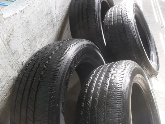 ยาง MAXXIS 235/60R17 ปี11 สวยๆ 4 เส้น ราคา 2000 บาท