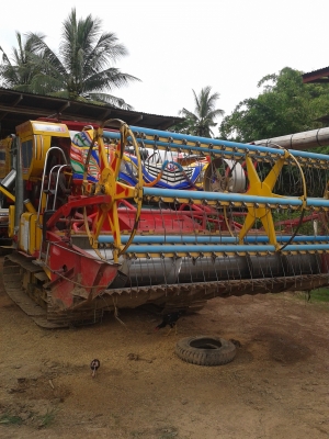 ขายรถเกี่ยวเกษตรพัฒนา รุ่นจ้าวช้างไวไฟ ปี56