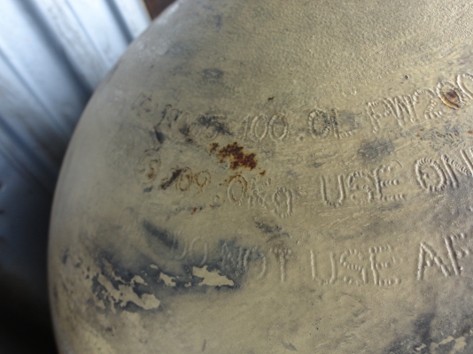 ขายถังเอ็นจีวีถัง 100พร้อมขาถัง และฝาครอบ ขายถังเอ็นจีวีถัง 100พร้อมขาถัง และฝาครอบ