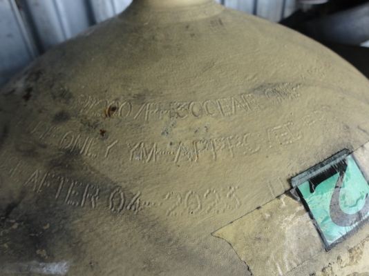 ขายถังเอ็นจีวีถัง 100พร้อมขาถัง และฝาครอบ ขายถังเอ็นจีวีถัง 100พร้อมขาถัง และฝาครอบ