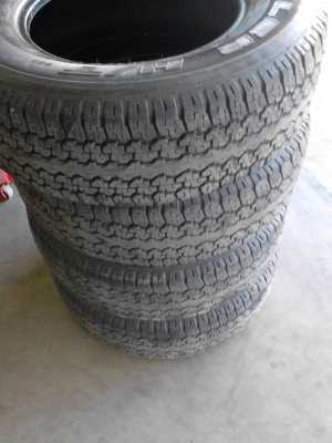 245/70R16 BRIDGE STONE DUELER H/T 840 มีชุด 4 เส้น โทร.081-427-3941 245/70R16 BRIDGE STONE DUELER H/T 840 มีชุด 4 เส้น โทร.081-427-3941
