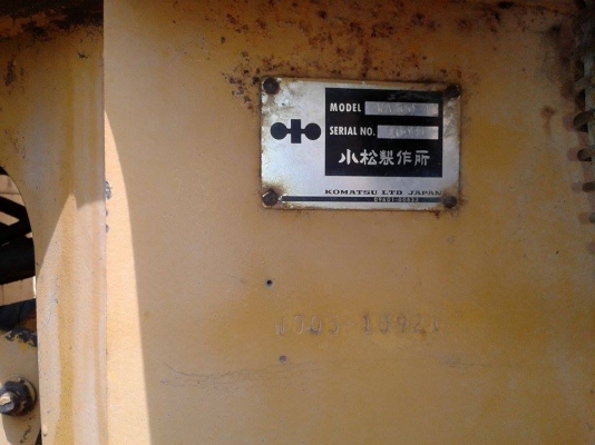 รถตักล้อยาง WA100-1