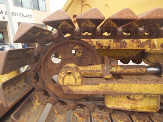 ขายด่วน รถแทรคเตอร์ตีนตะขาบ MITSU BISHI  BD2็H ใบแทรค 70 เกียร์ตัดใช้งานน้อยมาก 1100 ชม. นำเข้าจากญี่ปุ่นโดยตรงยังไม่เคยใช้งานในไทย ใช้งานมา 14xx  ชม. สภาพสวย  ถึงไทยเร็ว ๆๆนี้