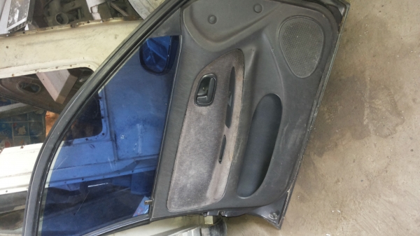 ประตูโตโยต้า3ห่วงไฟฟ้าแผงข้างพร้อมสวิทห้