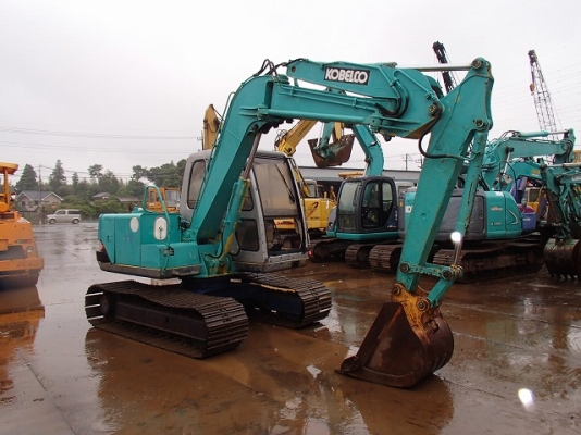 ขายด่วน KOBELCO SK60-1   มาร์คทรี  เก่าญี่ปุ่น ยังไม่เคยใช้งานในไทย ใบแทรค 60 มีบูมปกติเปลี่ยนได้จ้า