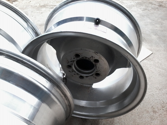 ขายแม็ก 5 รู ขอบ16