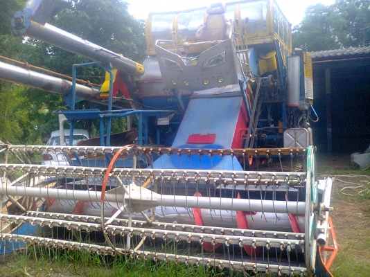 ขายรถเกี่ยวข้าวอุ้ม390000บาทด่วน