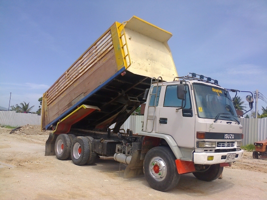 ขาย 10 ล้อดั้ม 2เพลา สอบถามได้