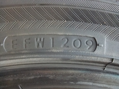 ยาง Yokohama 215/45/17 ปี 09