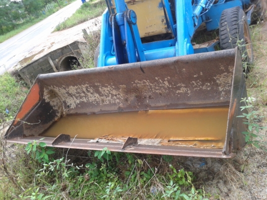 รถตักCAT  ตักหน้าขุดหลัง  ขายถูกๆ (รถอยู่ พัทลุง)