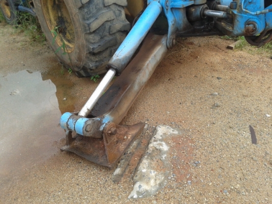 รถตักCAT  ตักหน้าขุดหลัง  ขายถูกๆ (รถอยู่ พัทลุง)