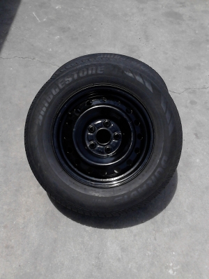 ขายล้อพร้อมยาง ขอบ 15  ขนาด 5 รู TOYOTA  มี 2 ล้อ TEL.081-427-3941