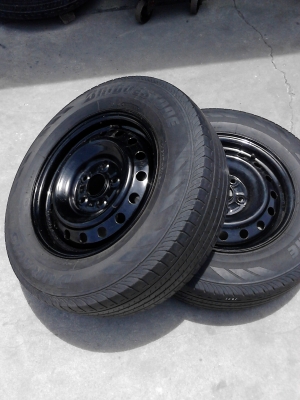 ขายล้อพร้อมยาง ขอบ 15  ขนาด 5 รู TOYOTA  มี 2 ล้อ TEL.081-427-3941